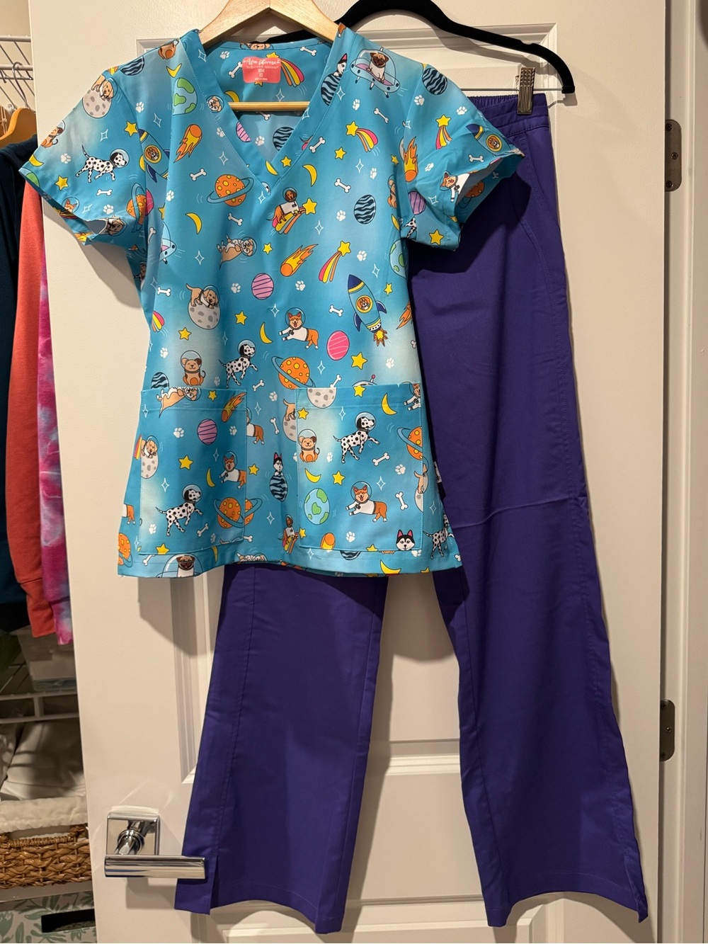 XS Scrub Set Ava Therese w/ Print & Healing Hands Black Pants